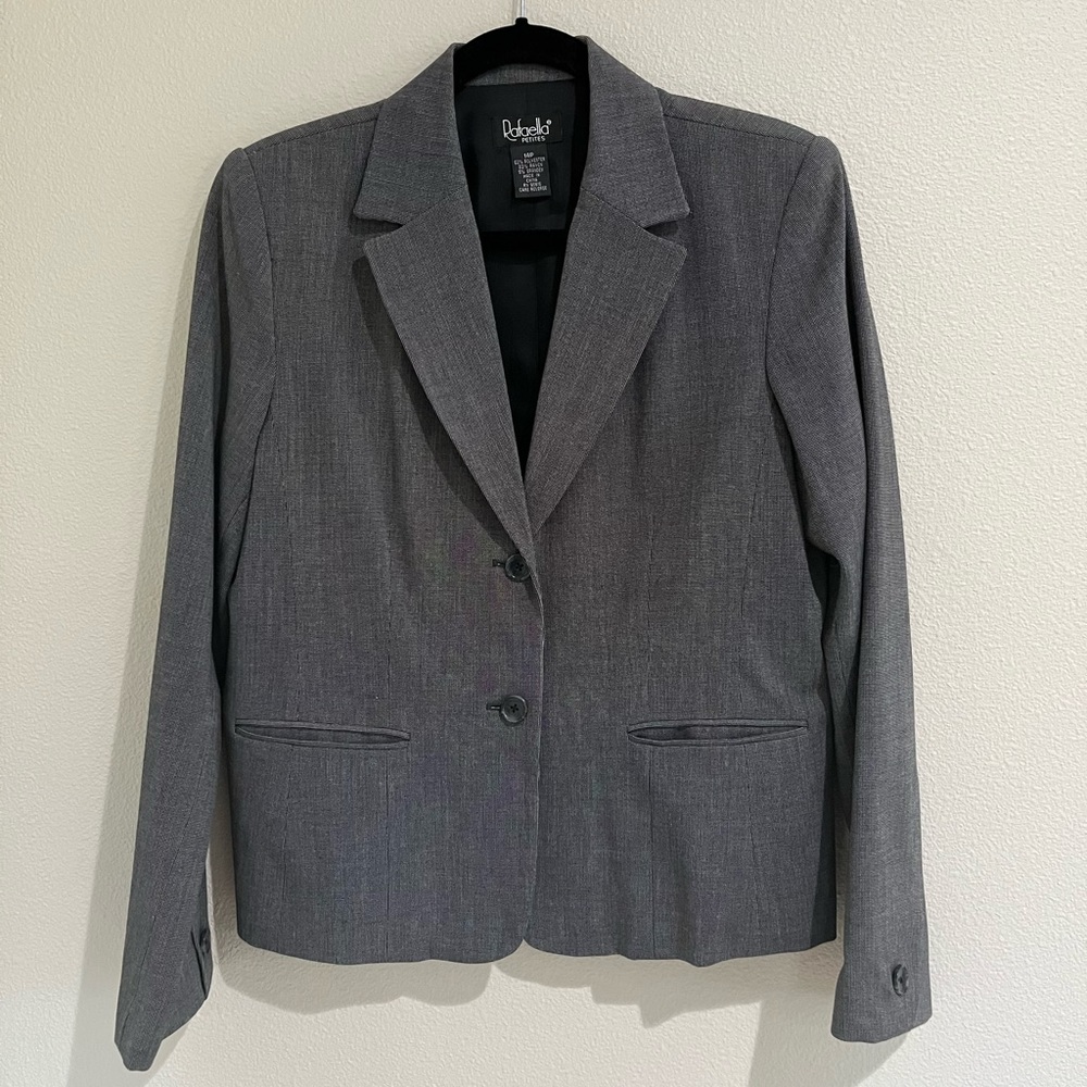 Beautiful Women’s Gray Suit Jacket/Blazer is Size 14P by Rafella
